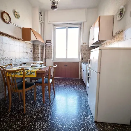 Lägenhet Casa San Martino Con Vista, Balcone E Ascensore